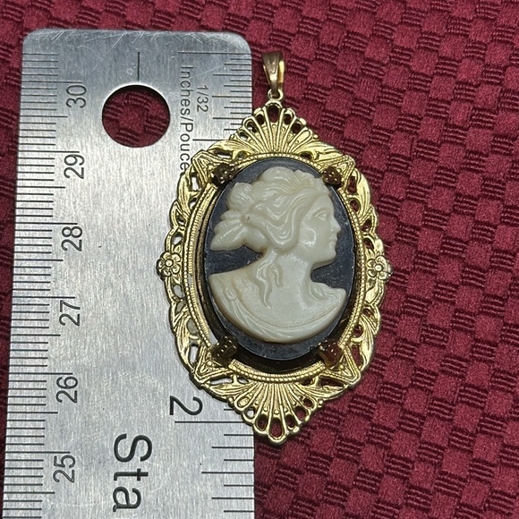 Vintage Very Old Black & White Cameo Gold Details Pendant Gold??? - Picture 10 of 11
